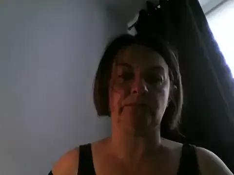 EleanoraMILF from StripChat is Freechat