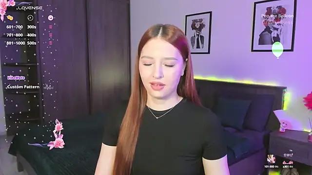 EleanorePeach from StripChat