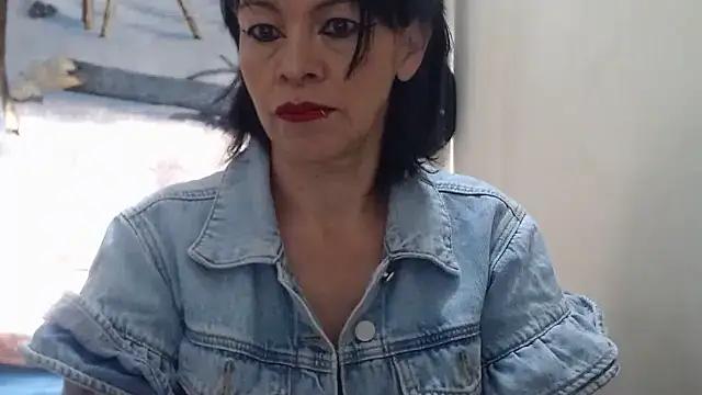 electra-mommy from StripChat