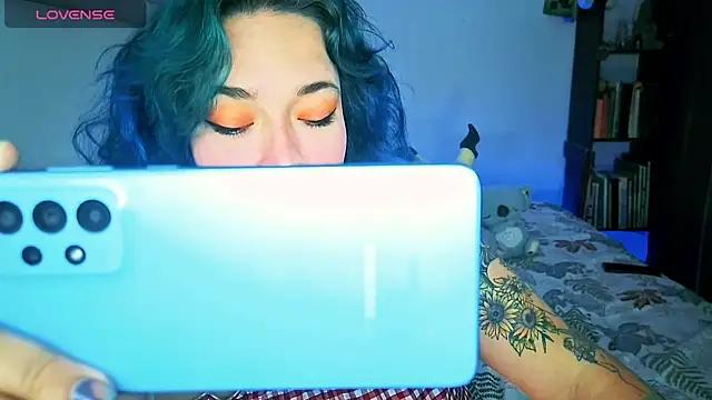 ElectricSapphire from StripChat