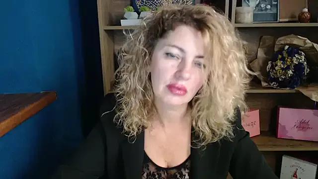 elegance_lady from StripChat is Freechat