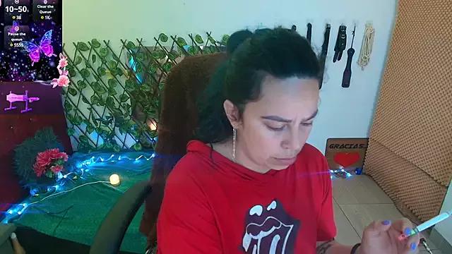 elektra_32 from StripChat