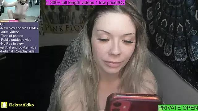ElektraExotic from StripChat