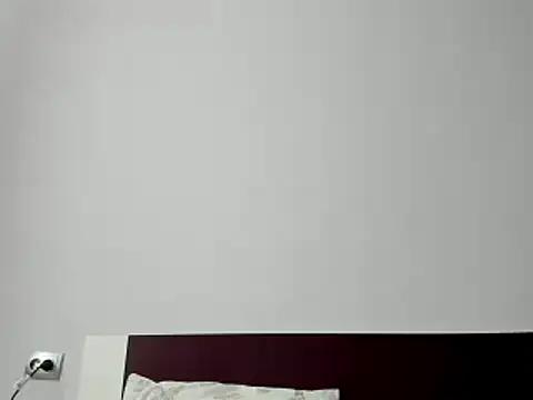 ElektraShine29 from StripChat