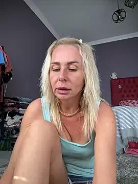 ElenabonyX from StripChat