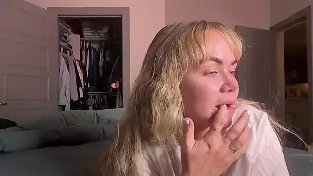 ElenaErickson from StripChat