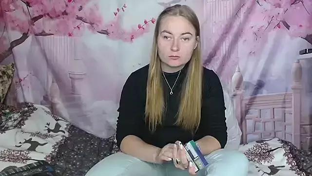 ElenaMaeer from StripChat