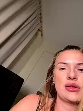 ElenaRebelle from StripChat