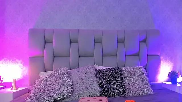 ElenaWilliams_ from StripChat is Freechat
