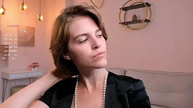 EleneButton from StripChat