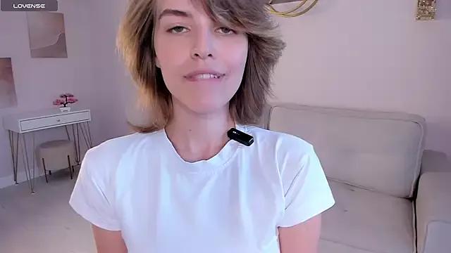 EleneButton from StripChat