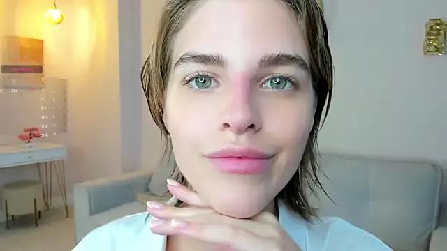 EleneButton from StripChat