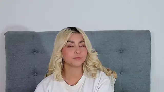 Elina_Hills from StripChat is Freechat