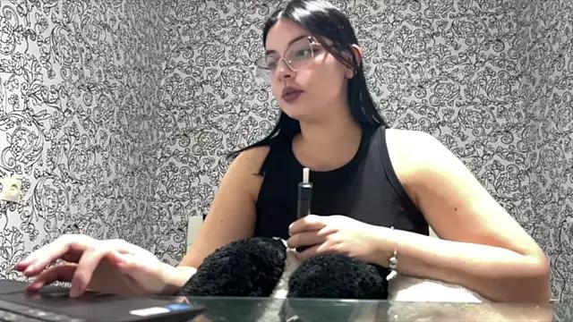 ElisaAniston from StripChat is Freechat