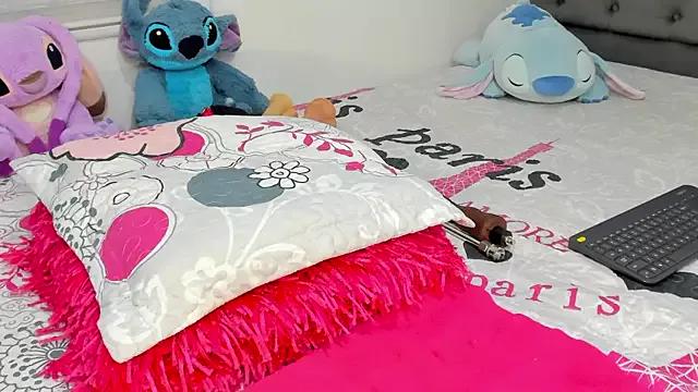 Elizabeth_18_ from StripChat is Freechat