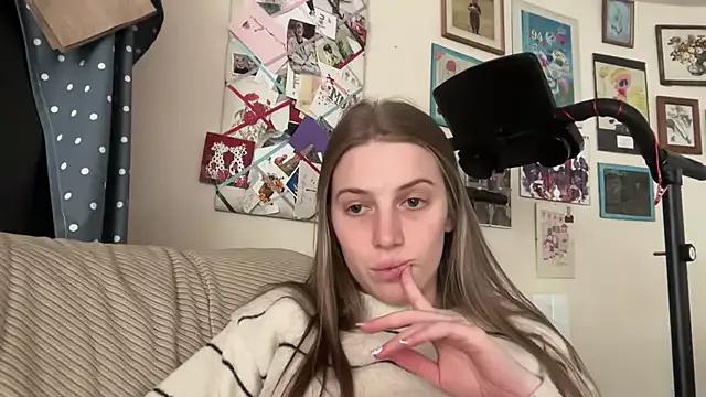 Ella-82 from StripChat