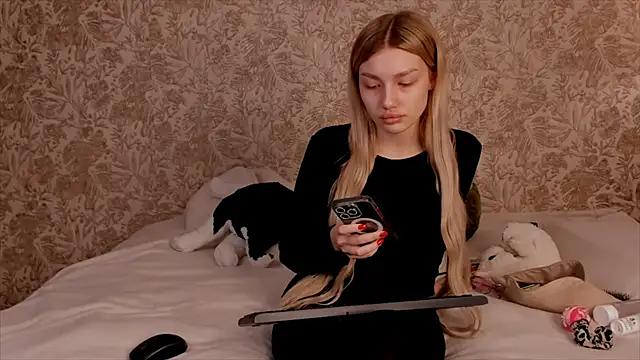 Ella_Milla from StripChat