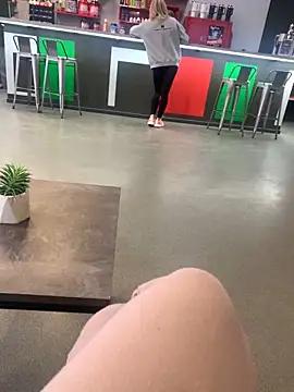 Ella_Pearlie from StripChat