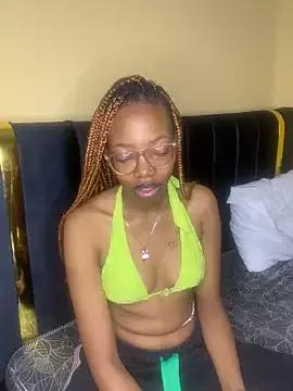 Ella_prettybrownskin from StripChat is Freechat