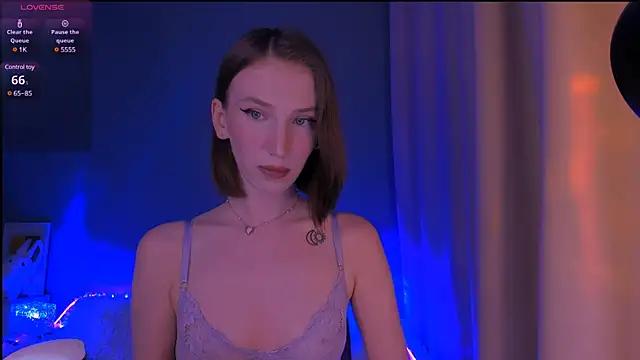 ellaamber from StripChat