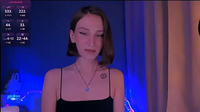 ellaamber from StripChat