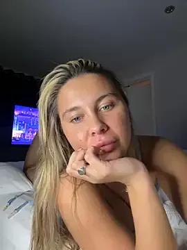 EllaBluee from StripChat is Freechat