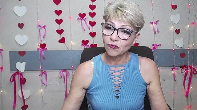 EllaBonito from StripChat