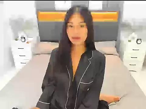 EllaCalifa from StripChat