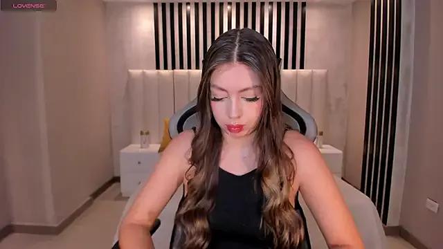 EllaClark from StripChat