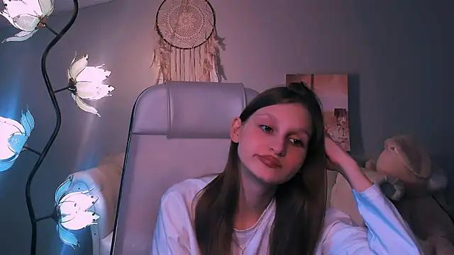 EllaHorton from StripChat