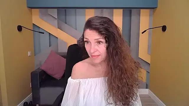 EllaLong from StripChat
