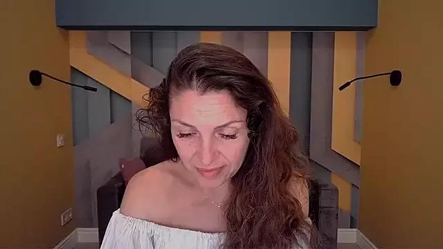 EllaLong from StripChat