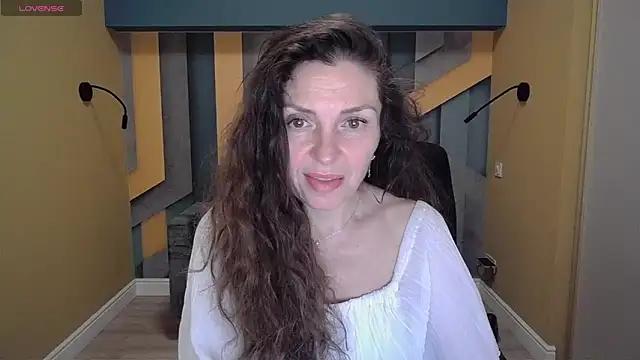 EllaLong from StripChat