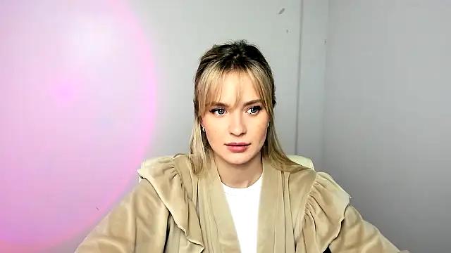 Ellamiss_mi from StripChat