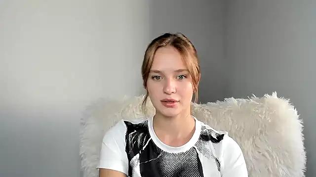Ellamiss_mi from StripChat