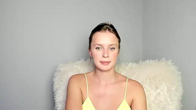 Ellamiss_mi from StripChat