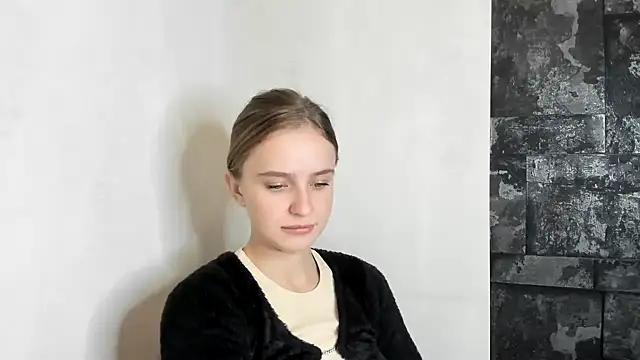 Ellamiss_mi from StripChat