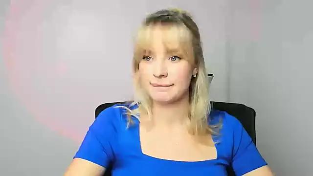 Ellamiss_mi from StripChat
