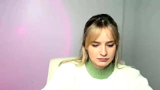 Ellamiss_mi from StripChat