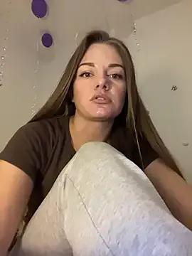 EllaMoonlight from StripChat