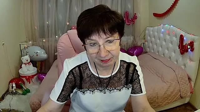 EllaPork from StripChat