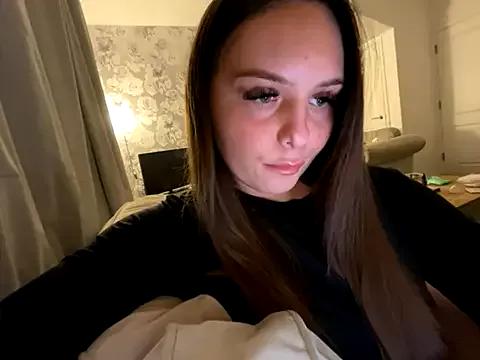 EllaStarrxxx from StripChat
