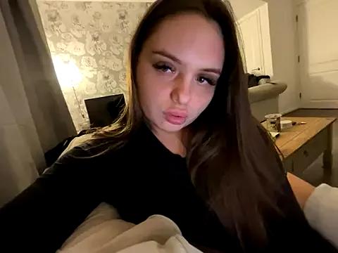 EllaStarrxxx from StripChat