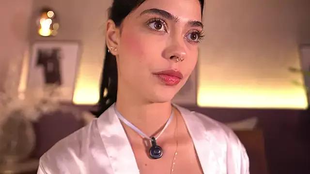 ElleDiane from StripChat