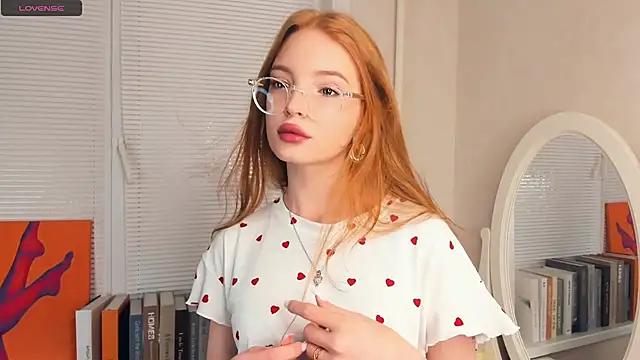 ElletteHakey from StripChat is Freechat