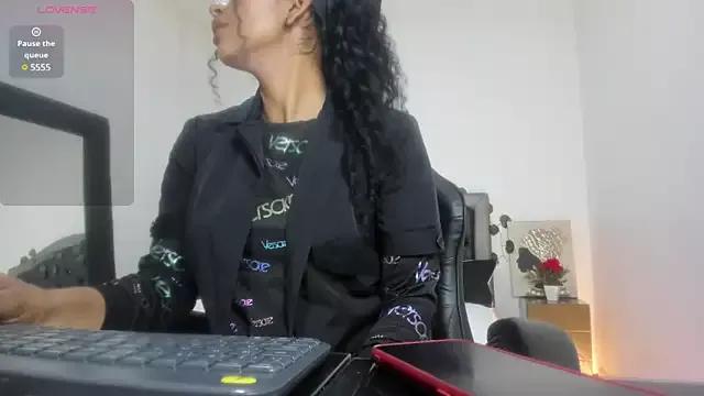 Ellie_Alves from StripChat