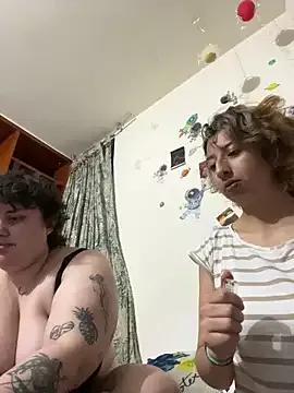 Ellie_Raven from StripChat