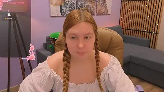 Ellie_Wellie from StripChat