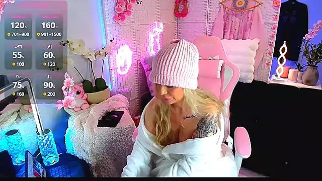 EllieKarrX from StripChat