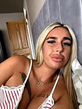 EllieMaeBaby from StripChat